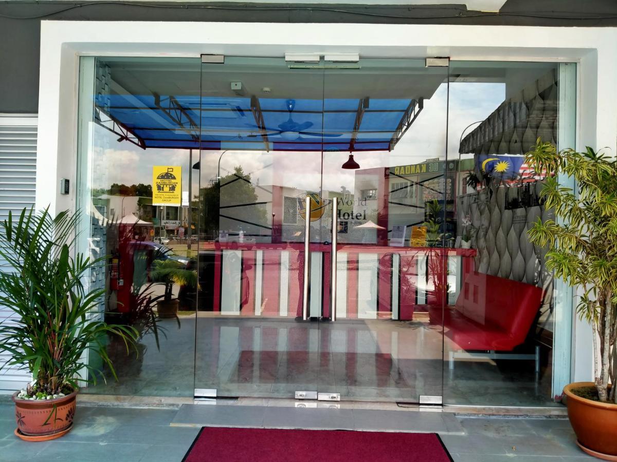 Hotel Zamburger Enstek Sepang Esterno foto