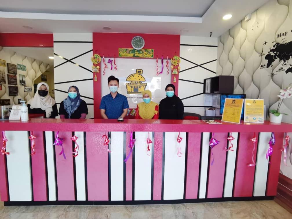 Hotel Zamburger Enstek Sepang Esterno foto