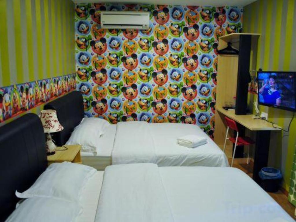 Hotel Zamburger Enstek Sepang Esterno foto